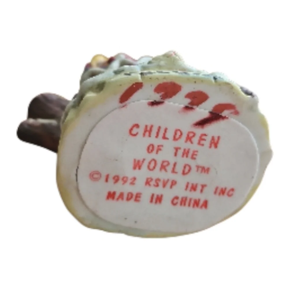 Vintage Children Of The World Figurines - Picture 4 of 10